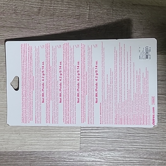 Claire's club 4 pack lip balm set & tin box New in package - Picture 2 of 2